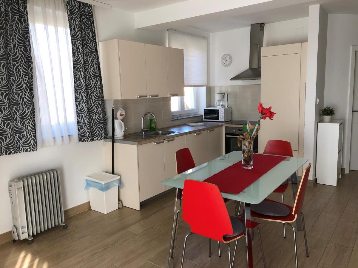 Apartmani I Sobe Ivancic1 Novi Vinodolski Luaran gambar